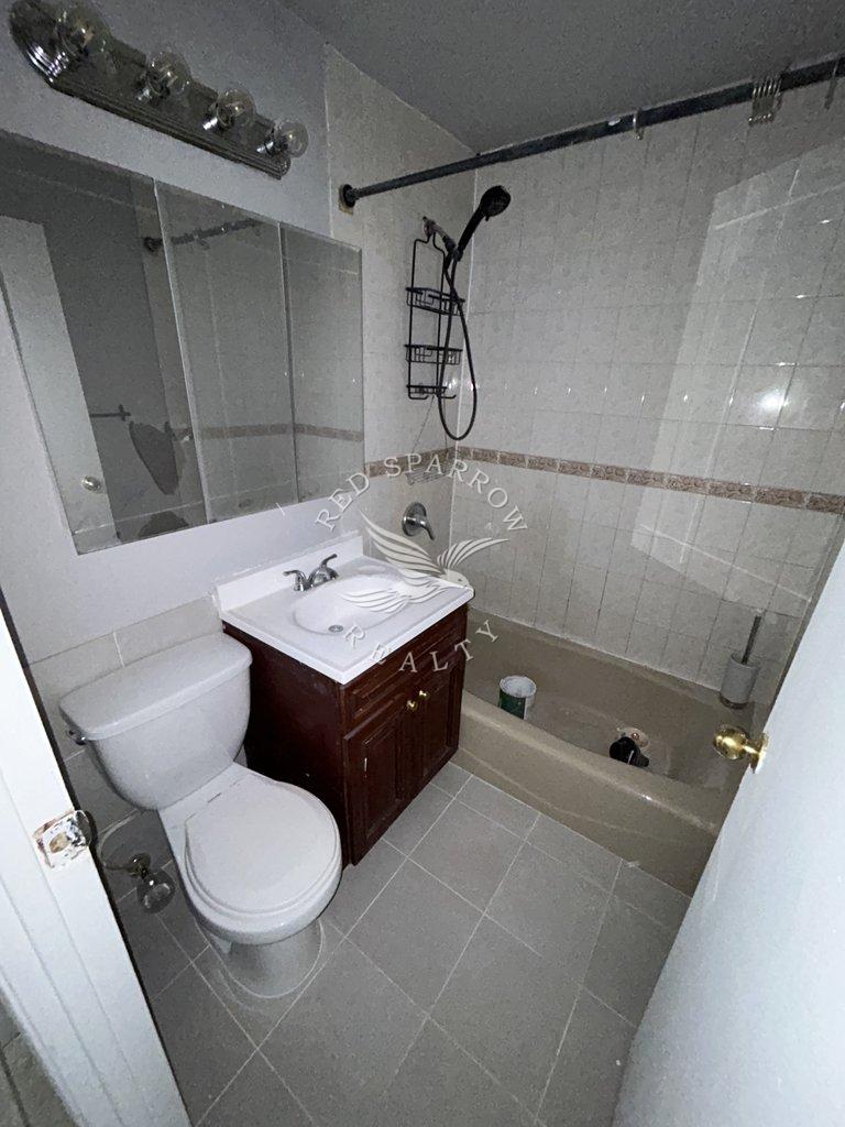 572 Ninth Avenue 2 Clinton New York NY 10036