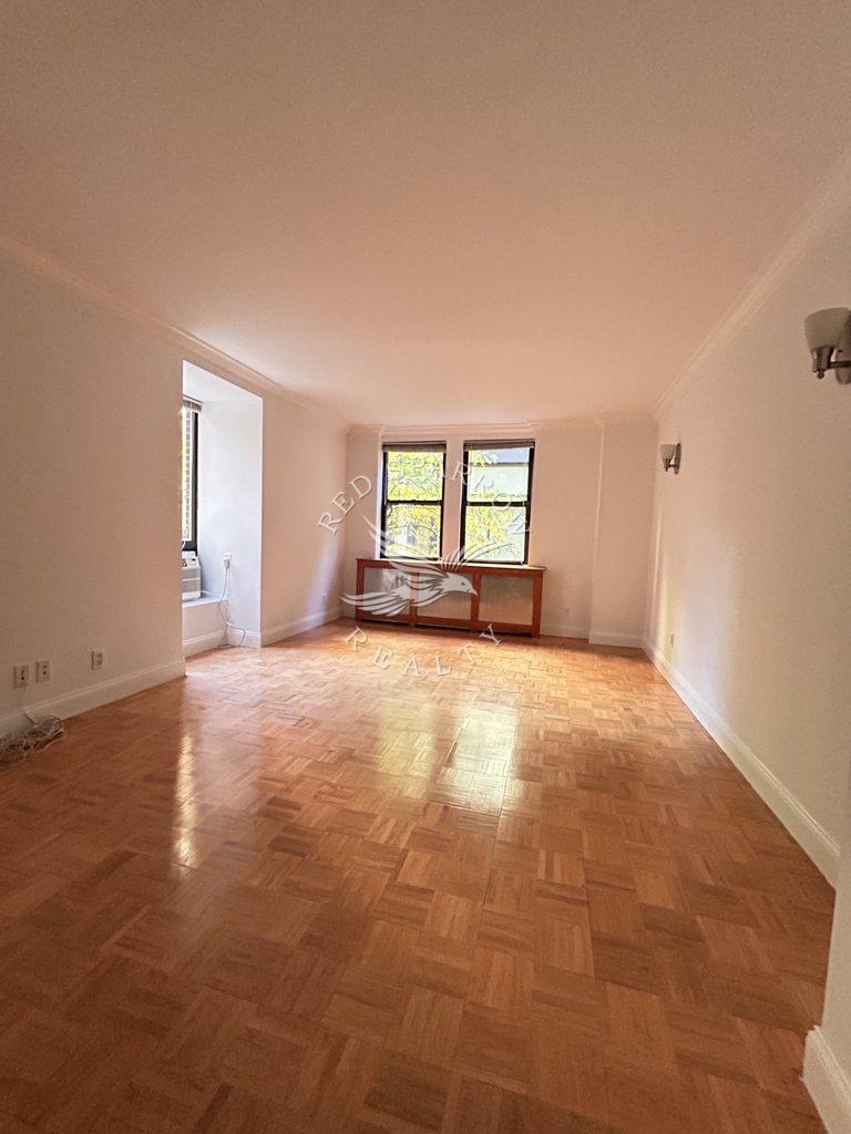23 West 73rd Street Commercial, #101 Room 4