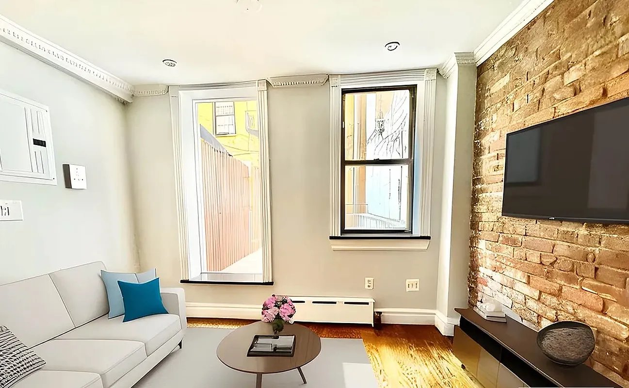 218 AVE A #1RN, New York, NY 10009 | 5194