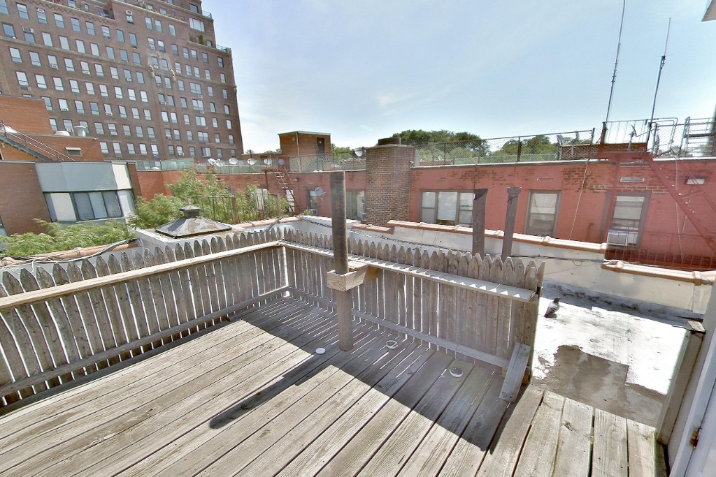218 AVE A #4FW, New York, NY 10009 | 7998