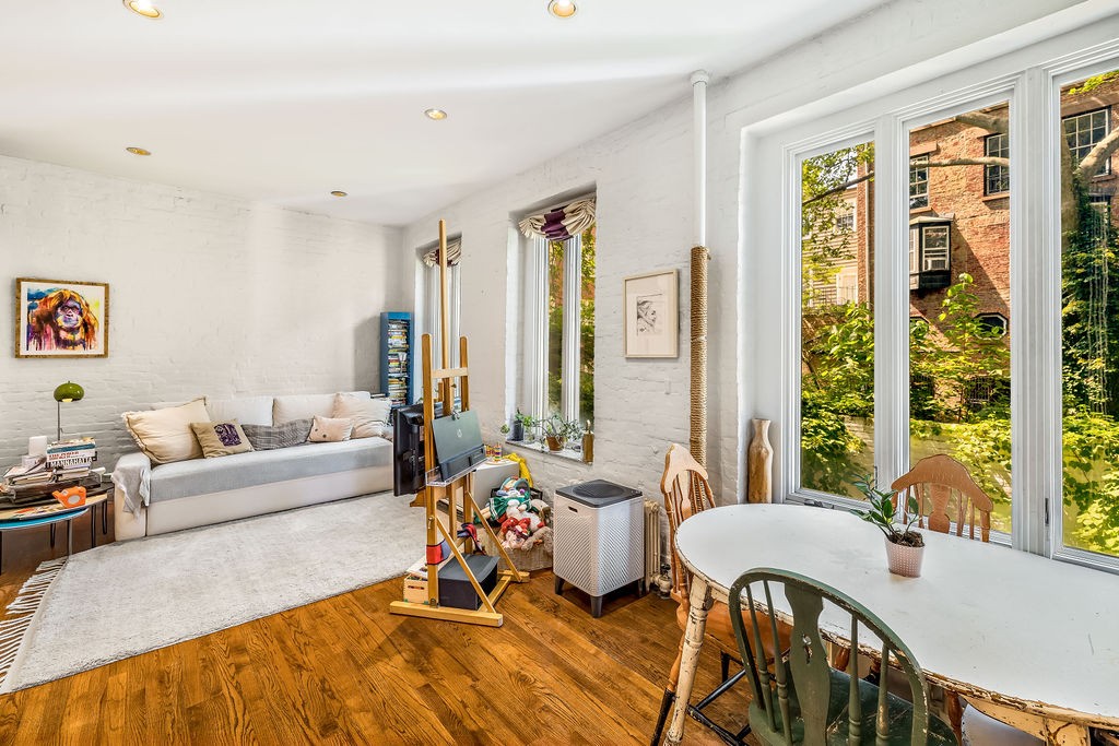 81 Perry Street W. Greenwich Village New York NY 10014