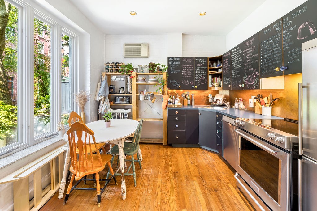 81 Perry Street W. Greenwich Village New York NY 10014