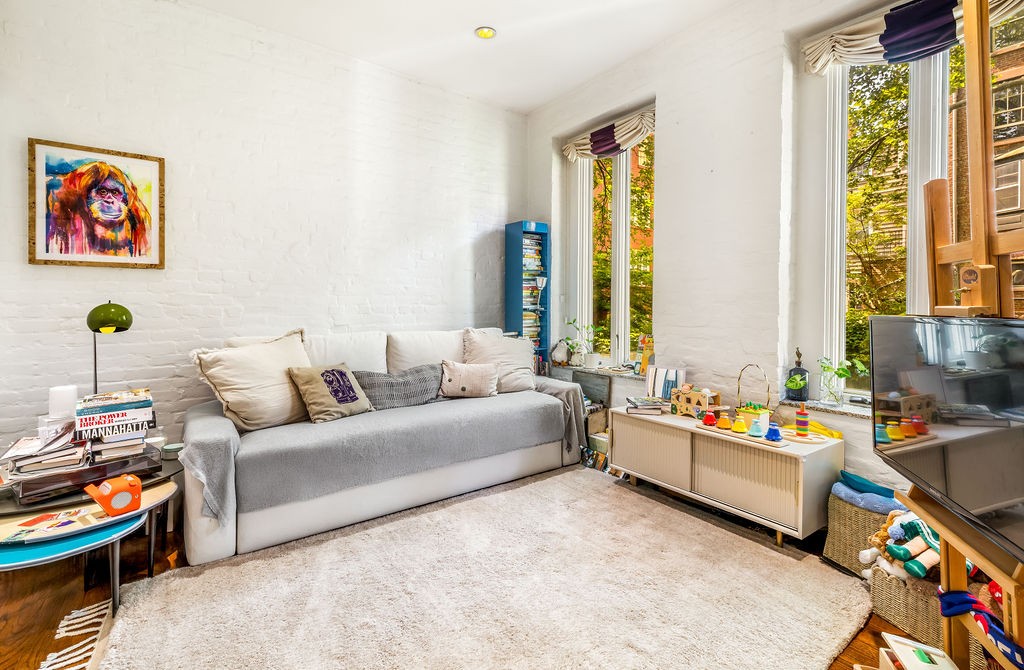 81 Perry Street W. Greenwich Village New York NY 10014