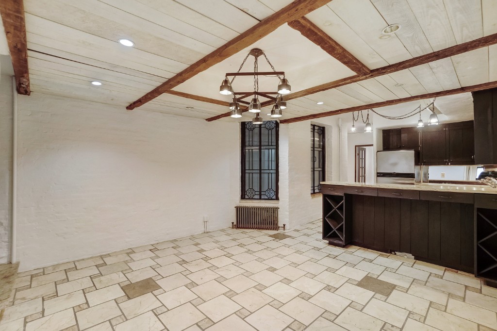 81 Perry Street GE W. Greenwich Village New York NY 10014