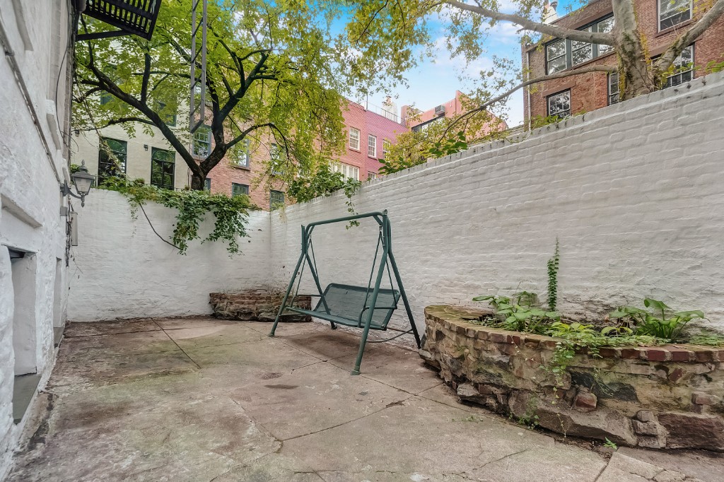 81 Perry Street GE W. Greenwich Village New York NY 10014