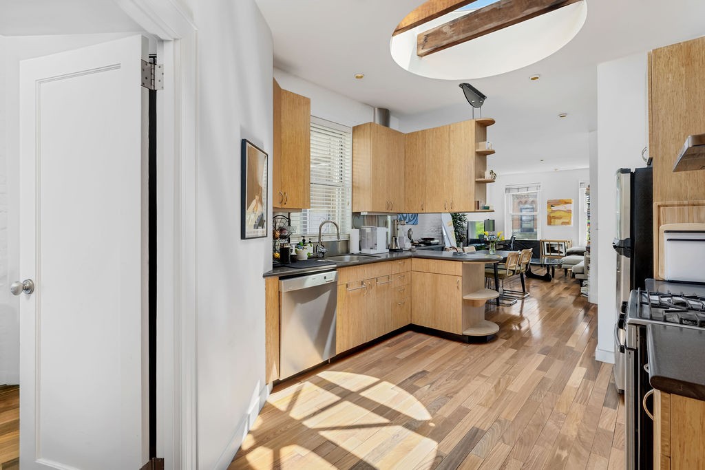 81 Perry Street W. Greenwich Village New York NY 10014