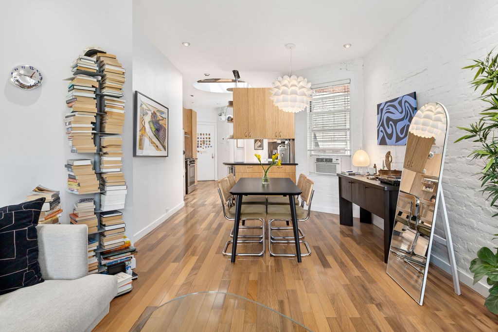 81 Perry Street W. Greenwich Village New York NY 10014