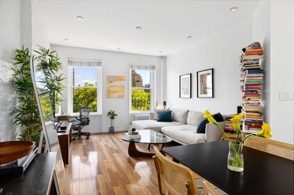 81 Perry Street W. Greenwich Village New York NY 10014
