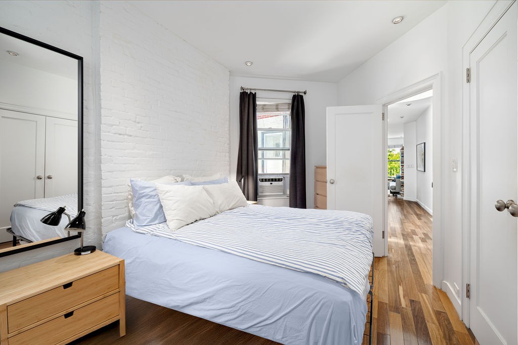 81 Perry Street W. Greenwich Village New York NY 10014