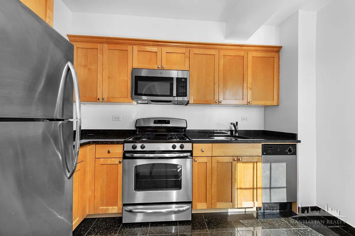 95 Christopher Street 3J W. Greenwich Village New York NY 10014