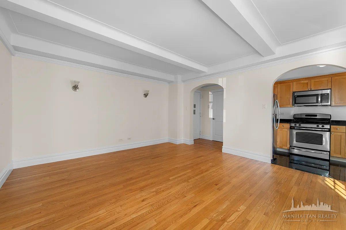 95 Christopher Street 3J W. Greenwich Village New York NY 10014