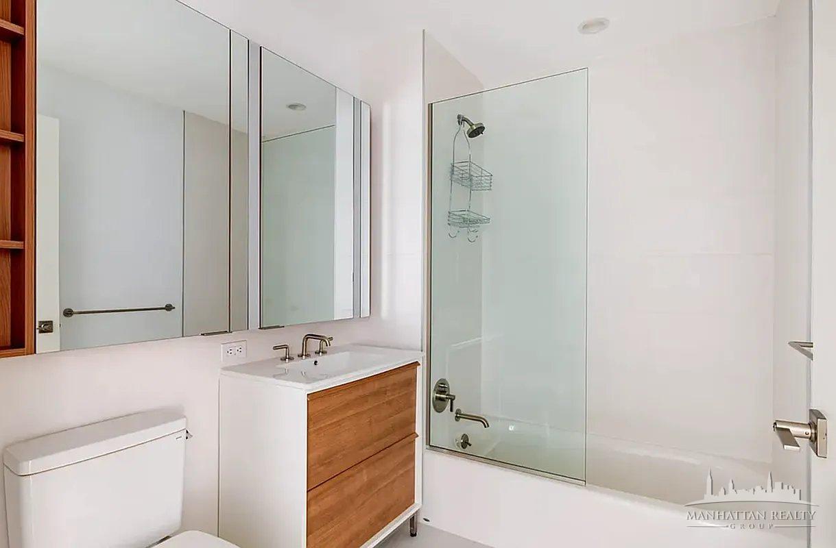 77 Commercial Street 4001 Greenpoint Brooklyn NY 11222