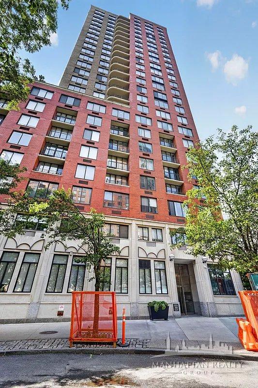 380 Rector Place 8J Battery Park City New York NY 10280