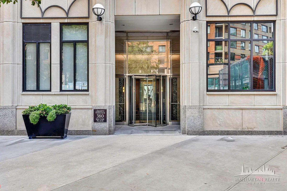 380 Rector Place 8J Battery Park City New York NY 10280