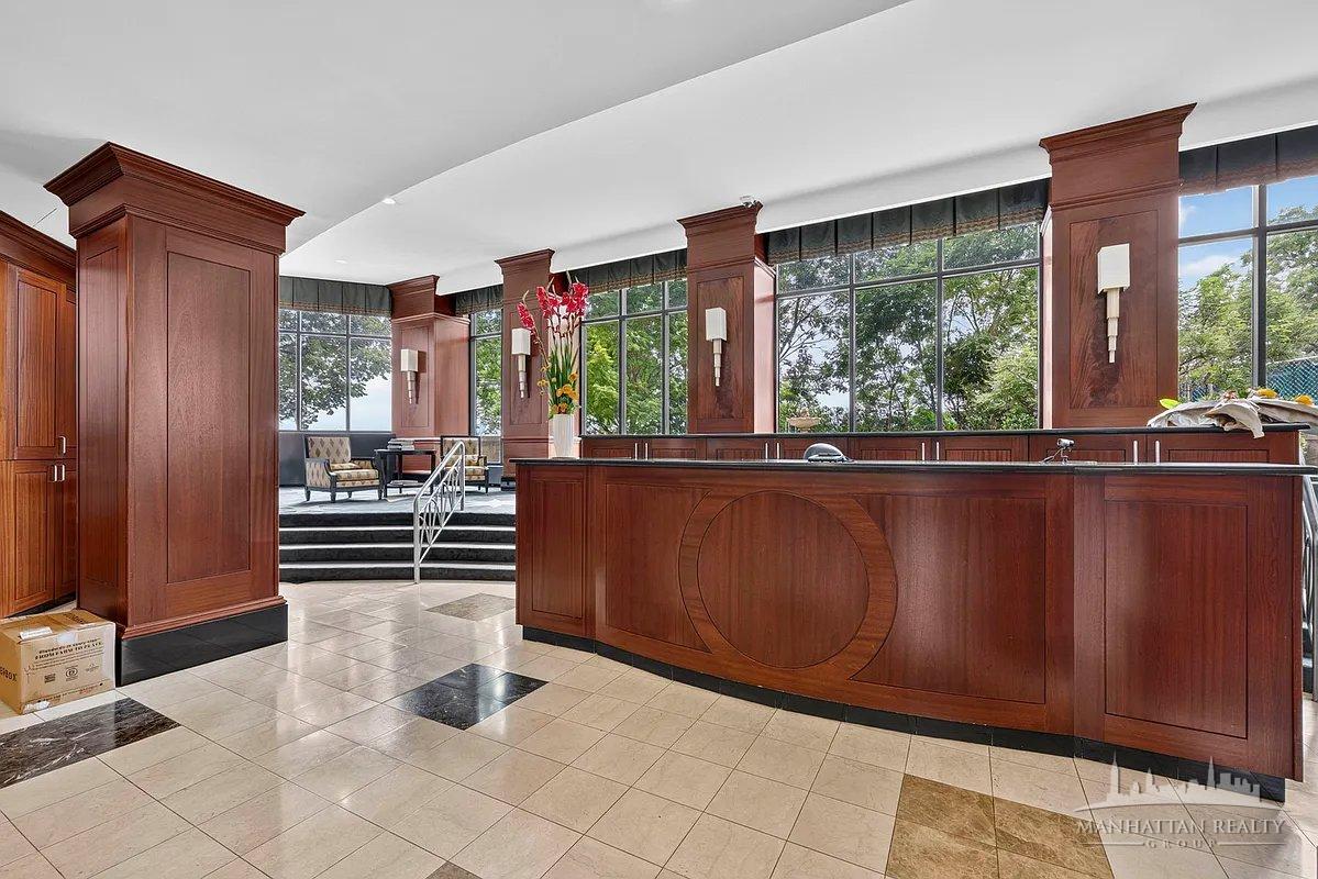 380 Rector Place 8J Battery Park City New York NY 10280