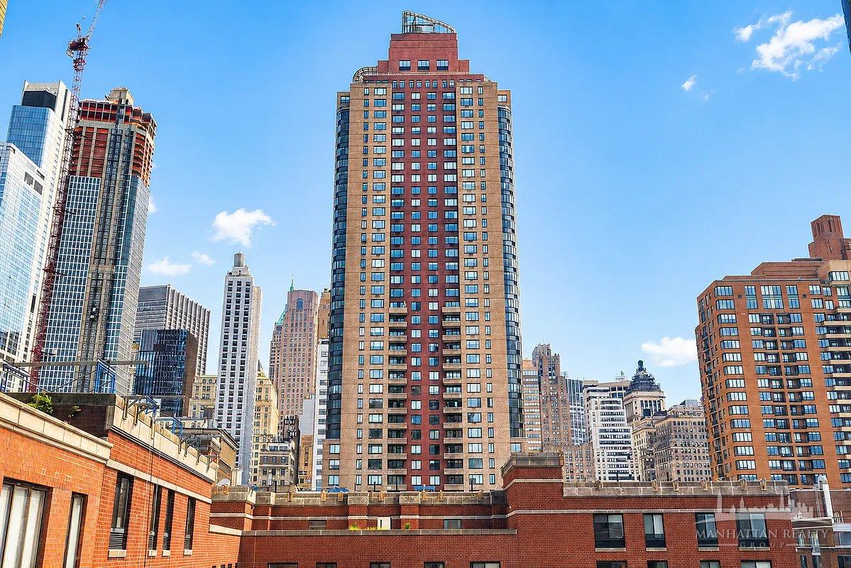 380 Rector Place 8J Battery Park City New York NY 10280
