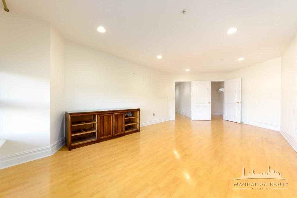 19-19 24th Avenue L413 Astoria Queens NY 11102