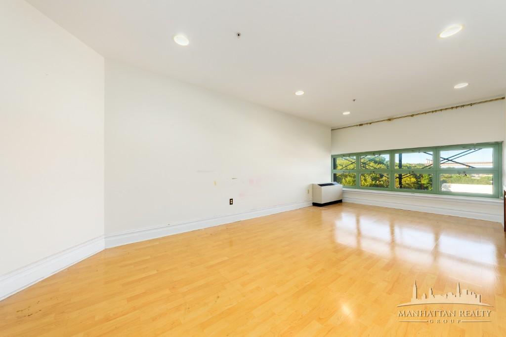 19-19 24th Avenue L413 Astoria Queens NY 11102