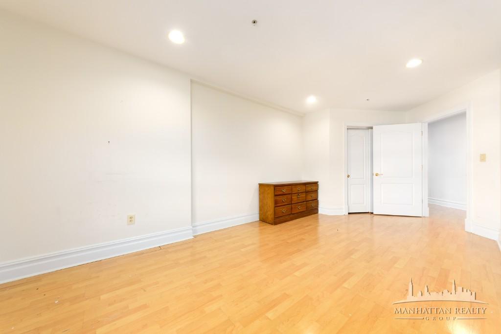 19-19 24th Avenue L413 Astoria Queens NY 11102