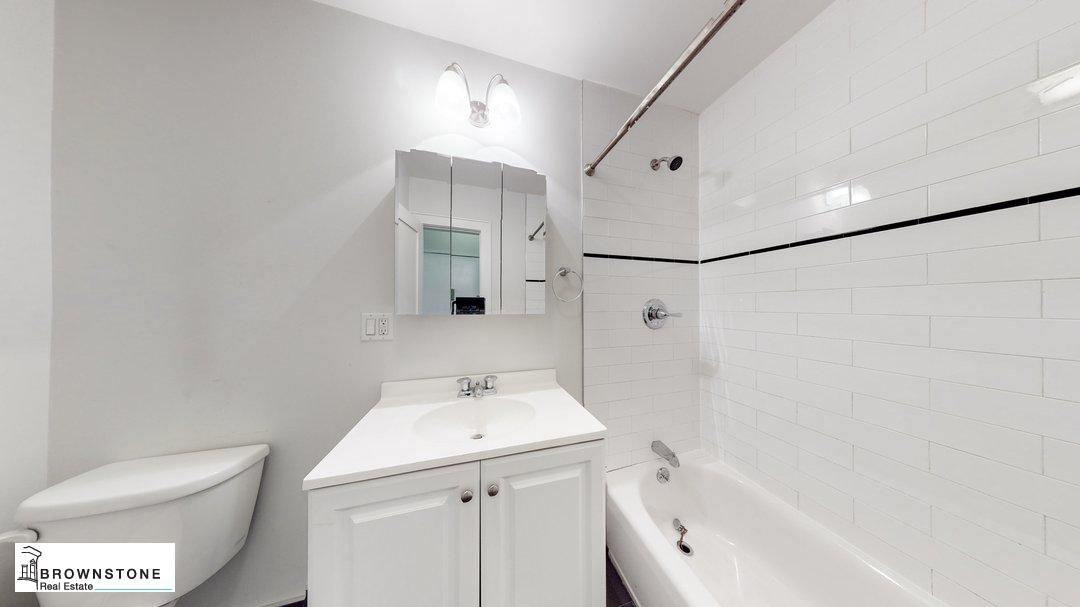 661 Henry Street 3R Carroll Gardens Brooklyn NY 11231