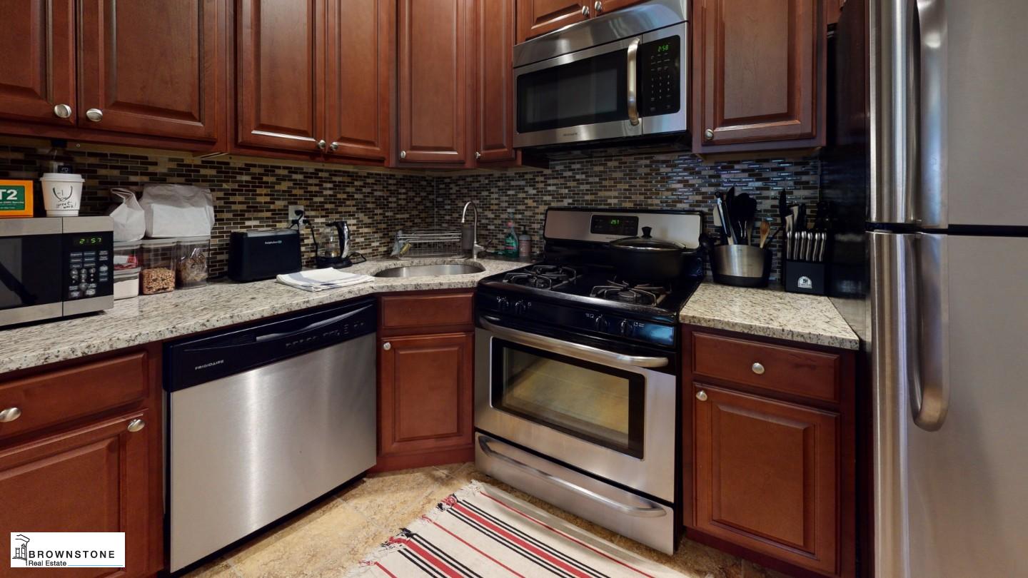 174 Carroll Street 2D Carroll Gardens Brooklyn NY 11231