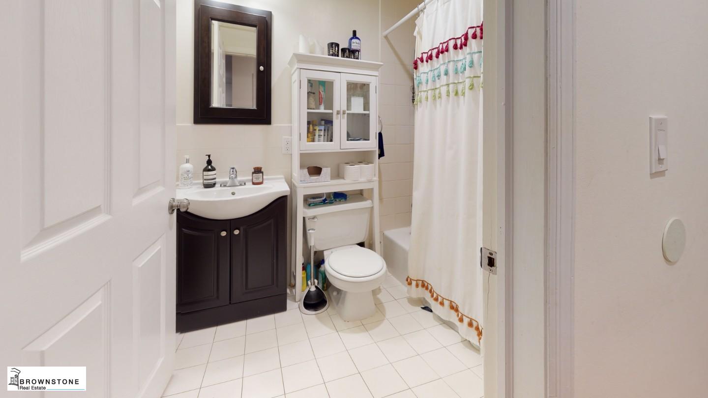 174 Carroll Street 2D Carroll Gardens Brooklyn NY 11231
