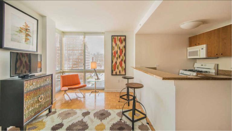 475 9th Ave, New York, NY - 4,200 USD/ month