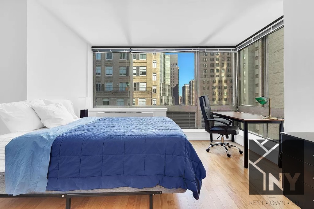 2 Maiden Ln, New York, NY - 3,150 USD/ month