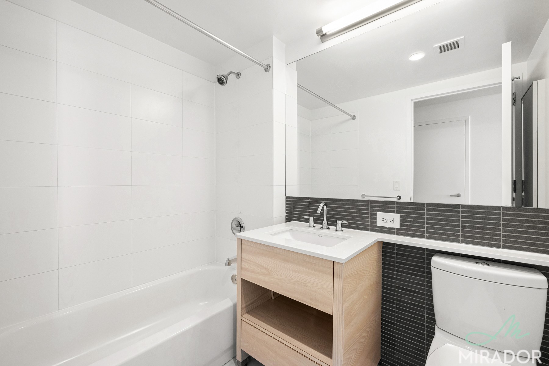 80 De Kalb Avenue 22Q Fort Greene Brooklyn NY 11201