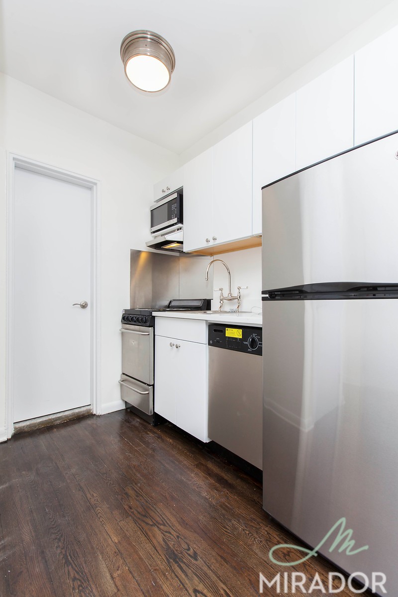 116 Thompson Street LD Soho New York NY 10012