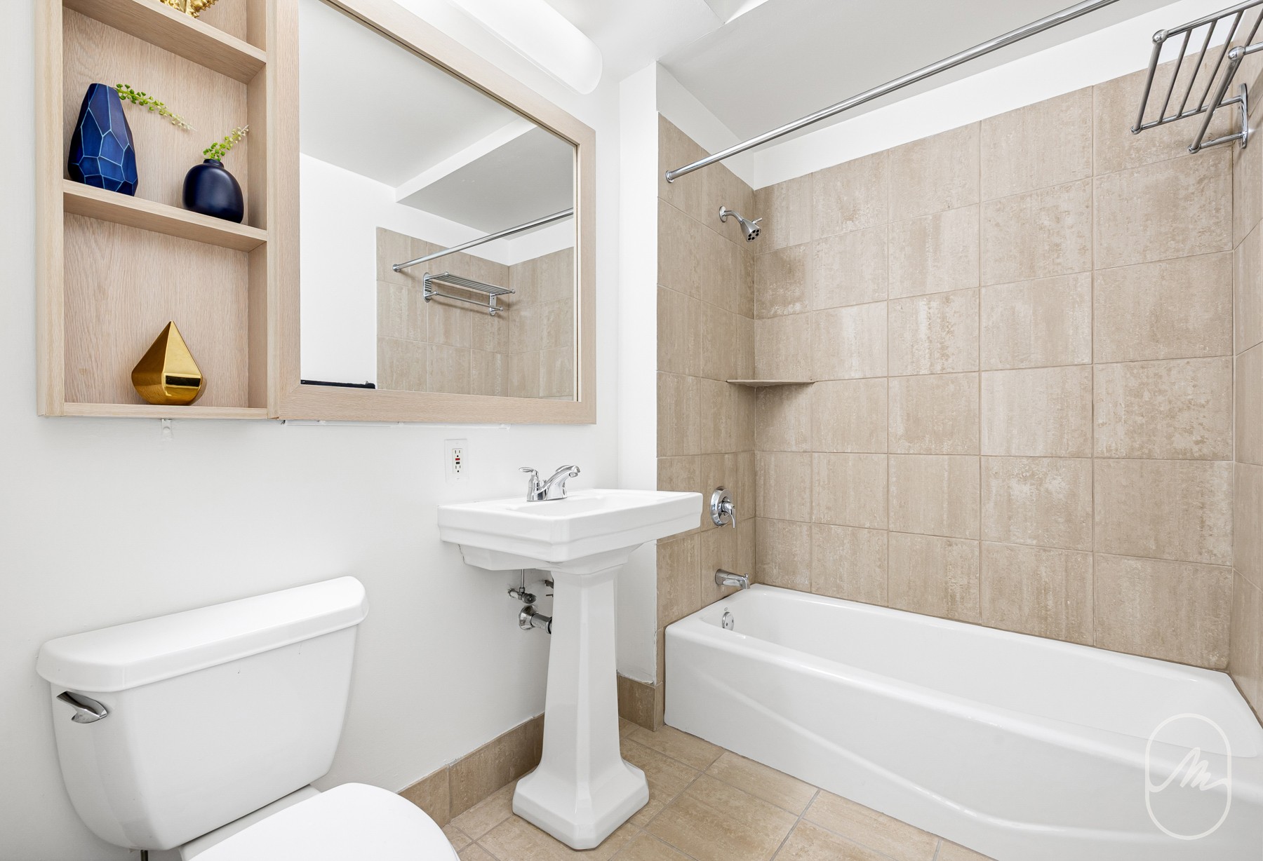 561 Tenth Avenue 41J Clinton New York NY 10036