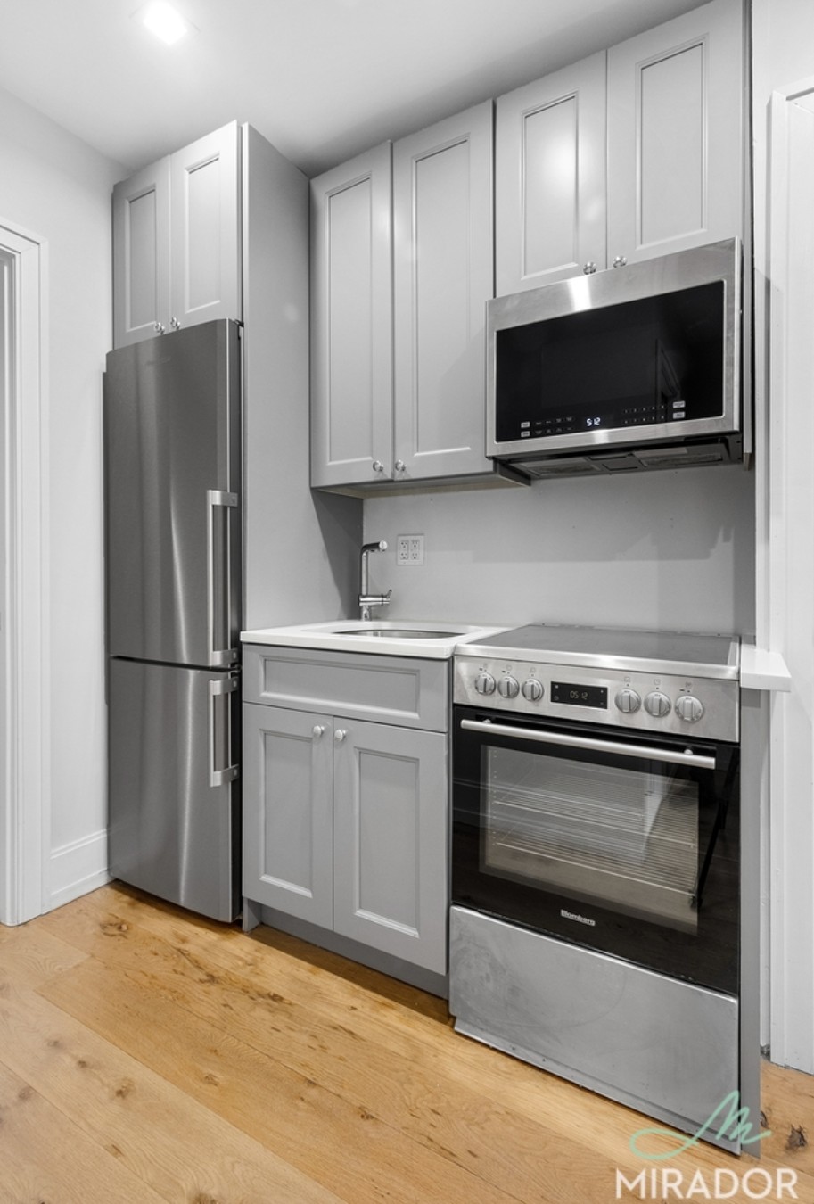 221 East 10th Street 14 E. Greenwich Village New York NY 10003