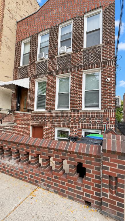 18-70 Himrod Street 1R Ridgewood Queens NY 11385