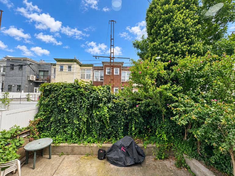 18-70 Himrod Street 1R Ridgewood Queens NY 11385