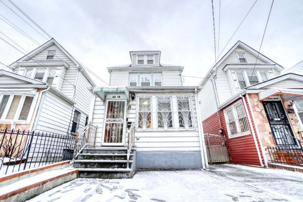 63-10 Saunders Street Rego Park Queens NY 11374