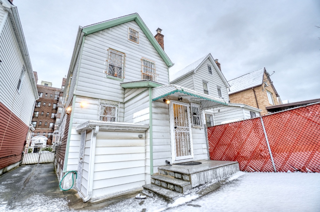 63-10 Saunders Street Rego Park Queens NY 11374