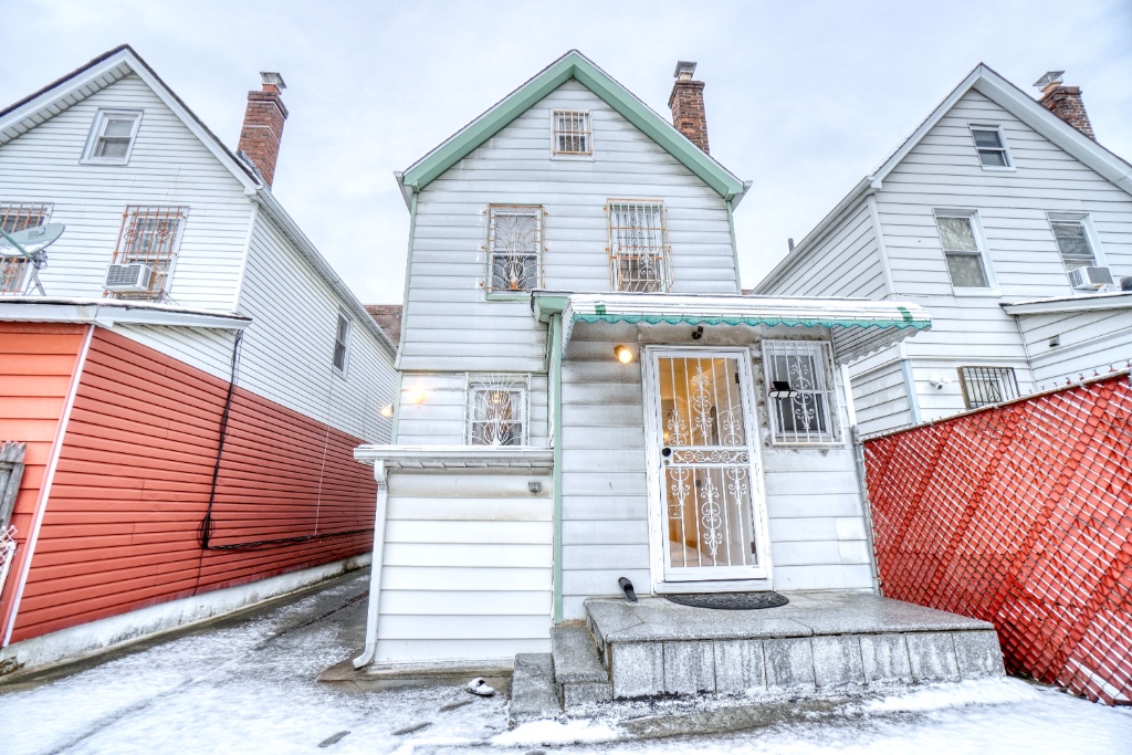 63-10 Saunders Street Rego Park Queens NY 11374