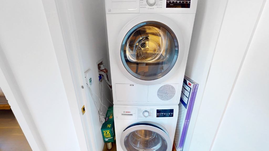 3 Court Square Long Island City Queens NY 11101