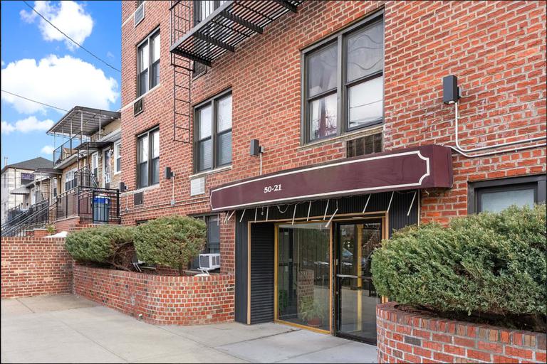50-21 39th Place 5C Sunnyside Queens NY 11104
