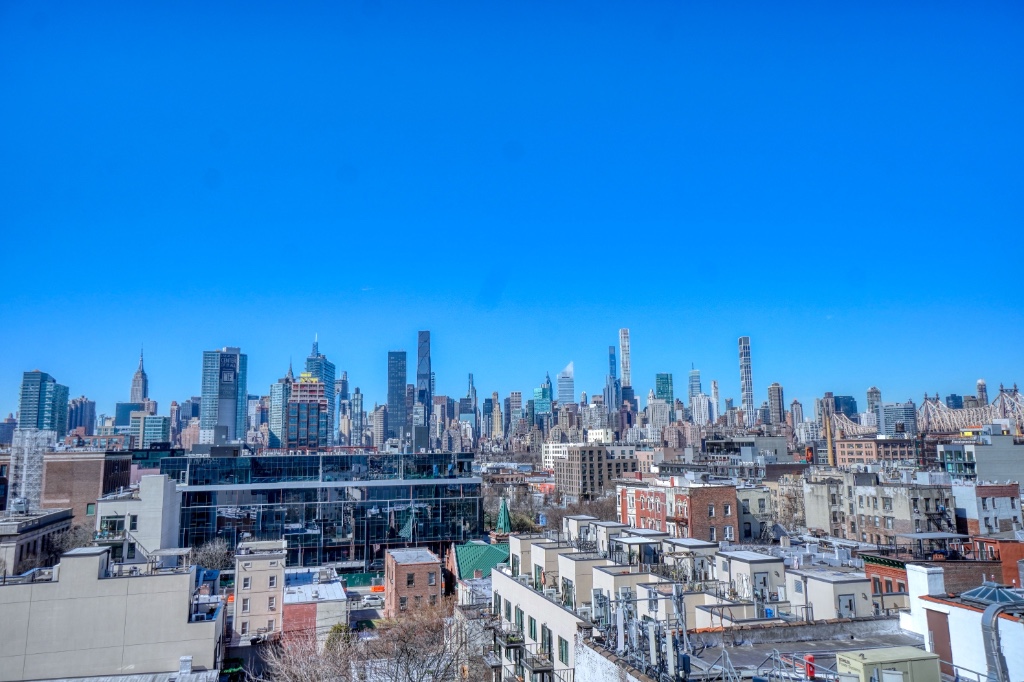 22-43 Jackson Avenue 8C Court Square Queens NY 11101