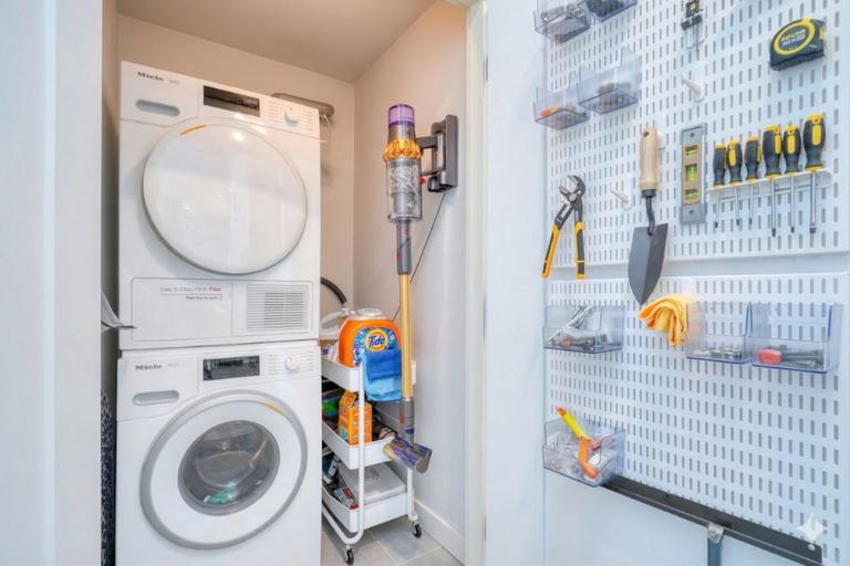 22-43 Jackson Avenue 8C Court Square Queens NY 11101