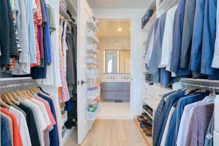 22-43 Jackson Avenue 8C Court Square Queens NY 11101