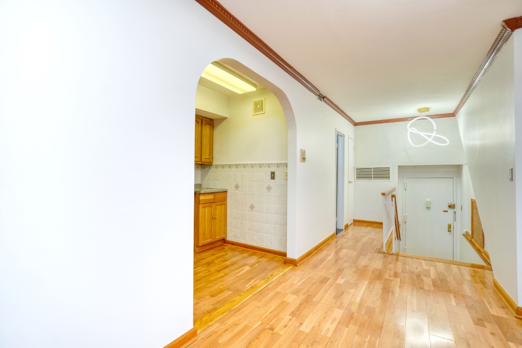 62-10 Woodside Avenue 105 Woodside Queens NY 11377