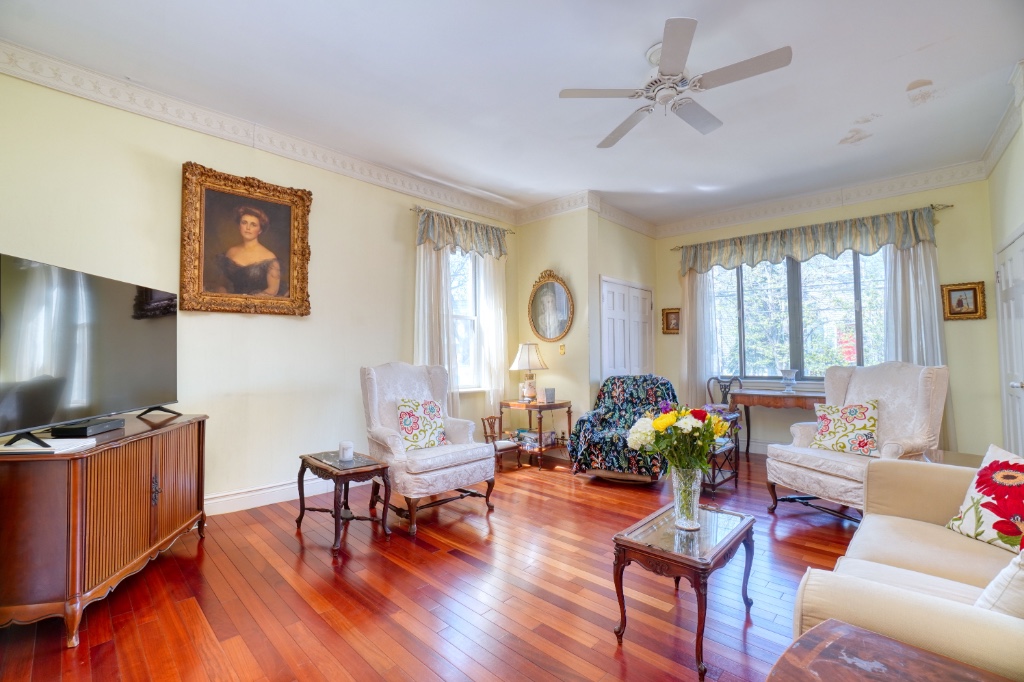 48-11 37th Street Sunnyside Queens NY 11101