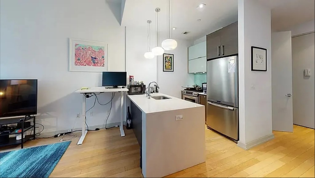 21-45 44th Drive 1I Long Island City Queens NY 11101