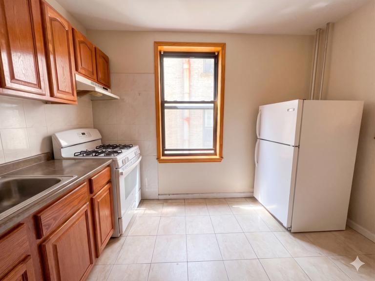 27-08 39th Avenue Long Island City Queens NY 11101