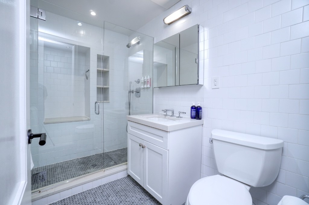 43 West 27th Street 6R Flatiron District New York NY 10001