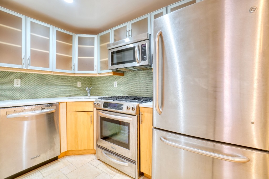 32-86 41st Street 3D Long Island City Queens NY 11103