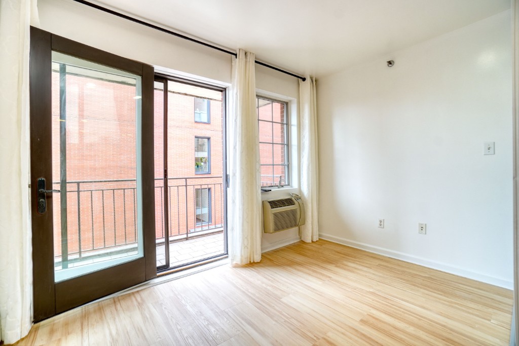 32-86 41st Street 3D Long Island City Queens NY 11103