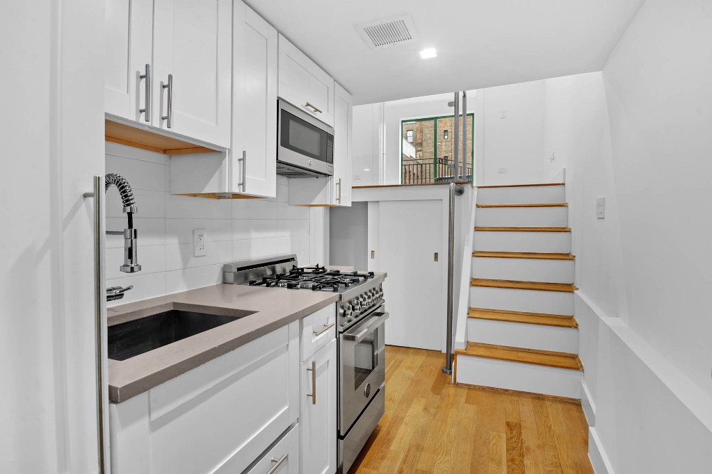 1.0 bed apartment at 210 East 22nd Street, Gramercy Park